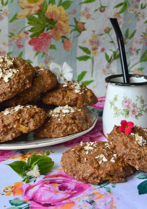 Una foto de Galletas de avena,manzana y azúcar negra🍎