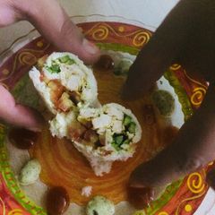 A picture of Chicken veggie roll.