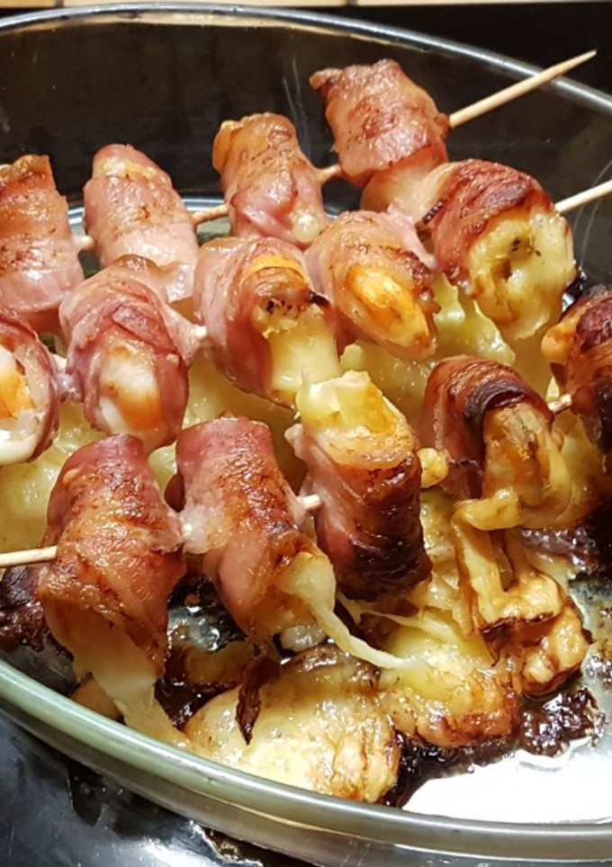 Una foto de Brochetas de camarones