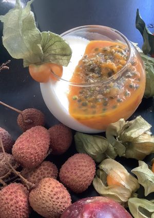 Une photo de 🎁Panna 🥭cotta🍍 fête 🥳 les fruits exotiques🫐🥝