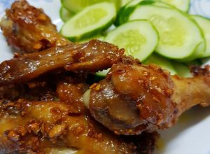 Hình của món Cánh gà chiên bơ tỏi.