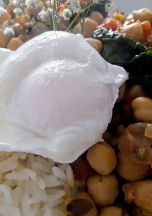 Una foto de Garbanzos con Acelga🇵🇪