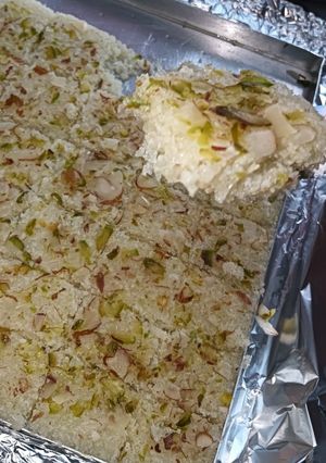 A picture of Desiccated Coconut Burfi (Instant Naralachi Vadi).