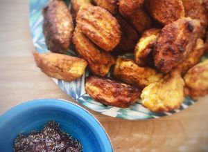 Foto principal de Buñuelos de bacalao con salsa de tamarindo casera