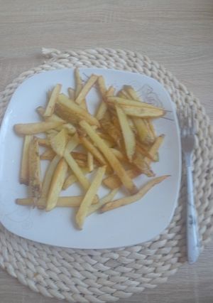 O poză a rețetei Cartofi prăjiți țărănești și cartofi prăjiți simpli.