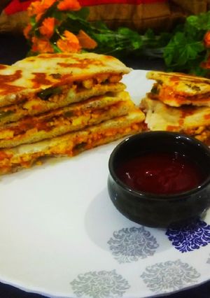 A picture of Kulcha sandwich.