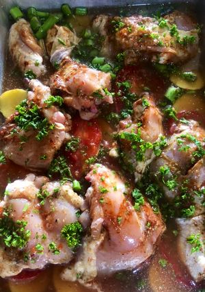 Una foto de Pollo al horno súper rico y fácil.