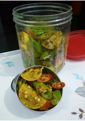 A picture of Lemon Chilli Pickle.