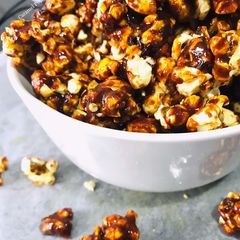 A picture of Sticky Caramel Popcorn.