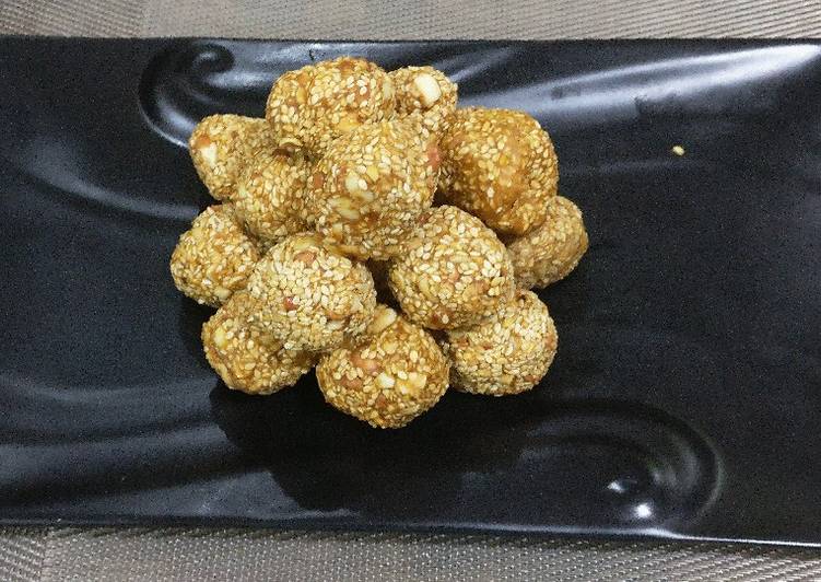 Til,gud,& moongfali ke laddu