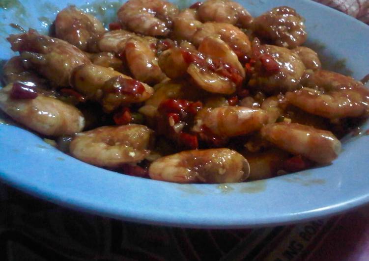 Bagaimana Menyiapkan Udang Saus Tiram yang Enak Banget