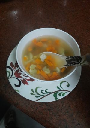 कॉर्न वेजटबले सूप (Corn vegetable soup recipe in Hindi) रेसिपी मुख्य फोटो