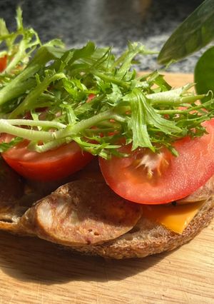 Hình của món Toast Double Cheese và Xúc Xích - Bữa Sáng 5 sao chỉ trong 5’.