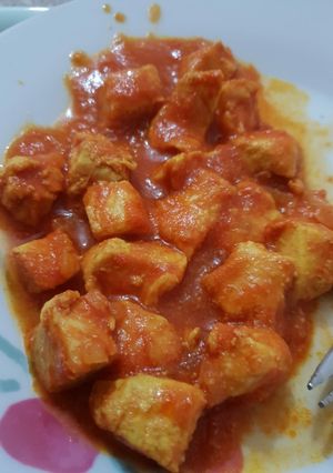 Una foto de Pinchito de pollo con tomate