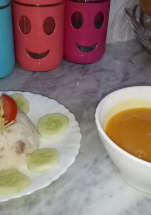 صورة لوصفة حساء اليقطين وسلطة خفيفة