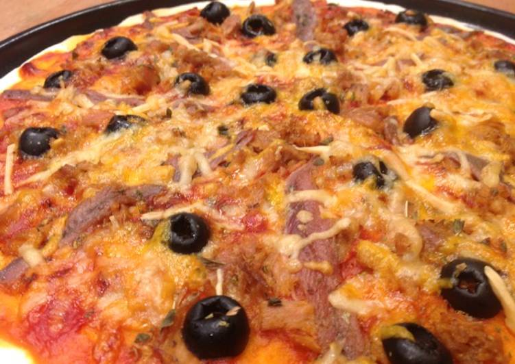Pizza sin gluten de atún y anchoas