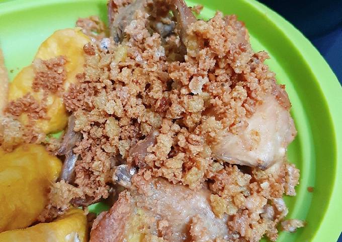 39. Ayam goreng telur ungkep