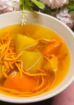 鮮玉米鬚佛手瓜蟲草花湯 的食譜成品照片