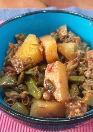 A picture of Aloo sem ki phali.