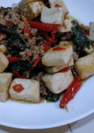 รูปของ ผัดกระเพราเต้าหู้ใส่หมูสับ