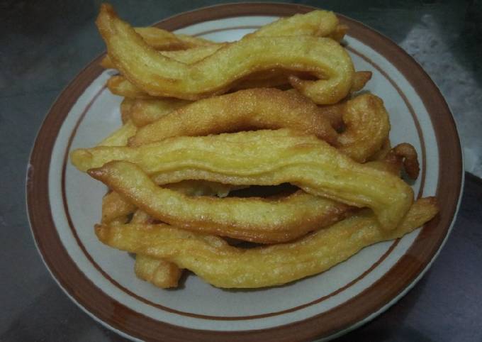 243. Churros (Kue Rupa-rupa)