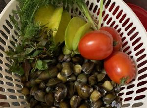 Hình của món Canh hến nấu khế chua - đậm đà hương vị quê nhà.