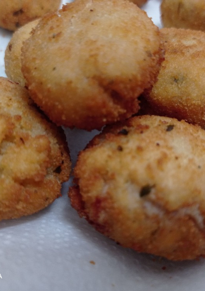 Una foto de Bolitas de atún y queso