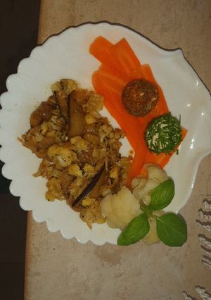 A picture of Fried Gobhi with Cheese balls.