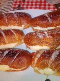Una foto de Bollitos de crema súper fácil