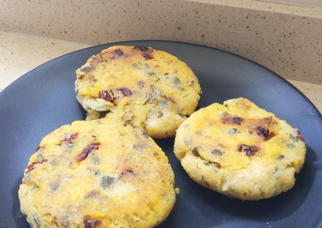 Burgers de polenta y tomate seco