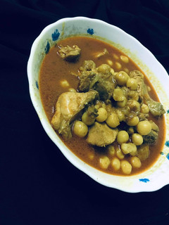 ছোট আলু দিয়ে মুরগির ঝোল রেসিপির প্রধান ছবি