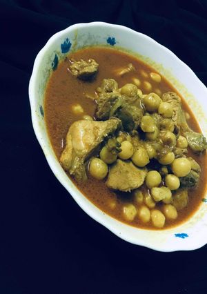 ছোট আলু দিয়ে মুরগির ঝোল রেসিপির প্রধান ছবি