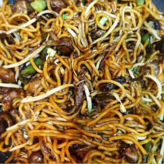 A picture of Authentic Vegetable Chow Mein.