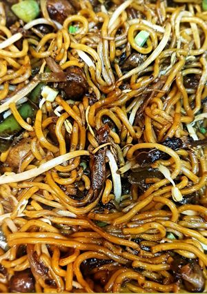 A picture of Authentic Vegetable Chow Mein.