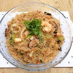 Taiwanese pan-fried mixed rice noodles with seafood A picture of Taiwanese pan-fried mixed rice noodles with seafood.