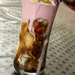 A picture of Ice cream fudge.