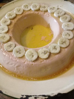 Una foto de Flan de dulce de leche con bananas y caramelo (súper rápido)
