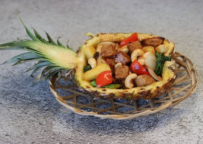 Sweet and sour vegetable, pineapple with tempeh π
