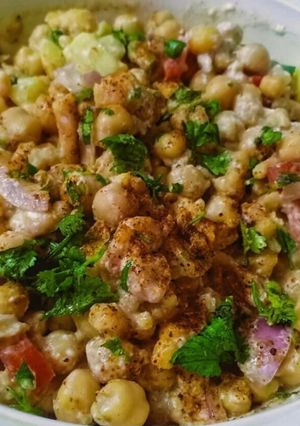 A picture of Khati methi chana chaat.