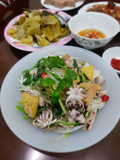 Hình của món Râu mực nang xào rau cần.