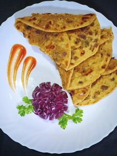 পেঁয়াজ পরোটা (Penyaj Porota recipe in Bengali) রেসিপির প্রধান ছবি