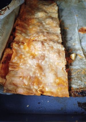 Una foto de Empanada pavo, bacon, huevos y queso