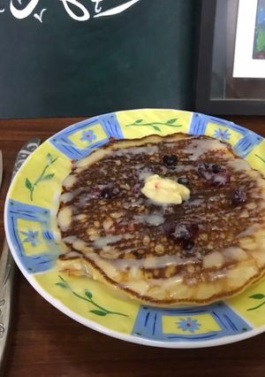 A picture of Fluffy black-current pancakes.