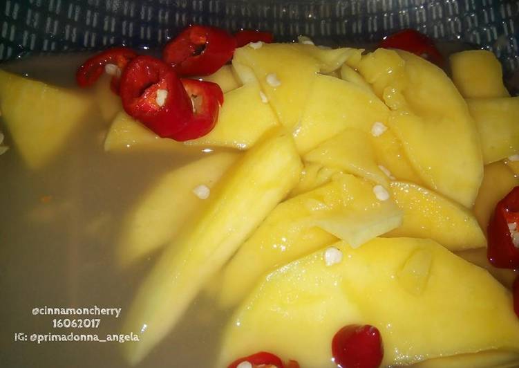 Recipe of Homemade Tangy and Spicy Mango (Simple Indonesian Mango Rujak)