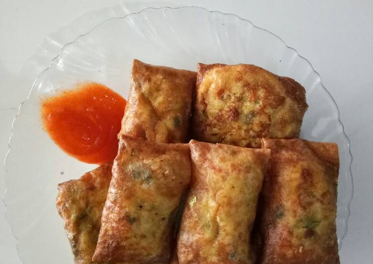 Langkah Mudah untuk Menyiapkan Martabak telur mini ❤ yang Sempurna