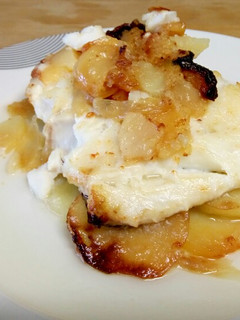 Una foto de Bacalao con patatas panaderas