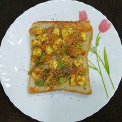 A picture of Salad Toast.
