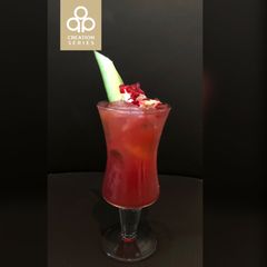 A picture of Iced tea with cranberry and grape flavor.