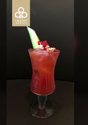 A picture of Iced tea with cranberry and grape flavor.