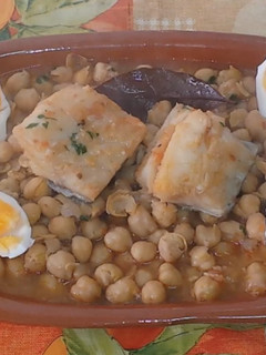 Una foto de Garbanzos con bacalao